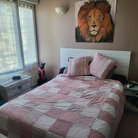 Port Apartment *